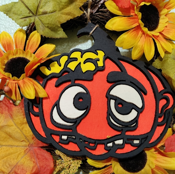 Jackson zombie pumpkin wreath - Picture 7 of 8